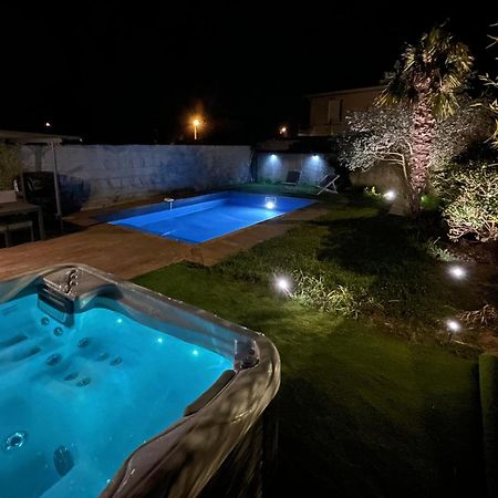 Unique! Jacuzzi Prive 35°C + Cinema Villa Entiere 메이쥬 외부 사진