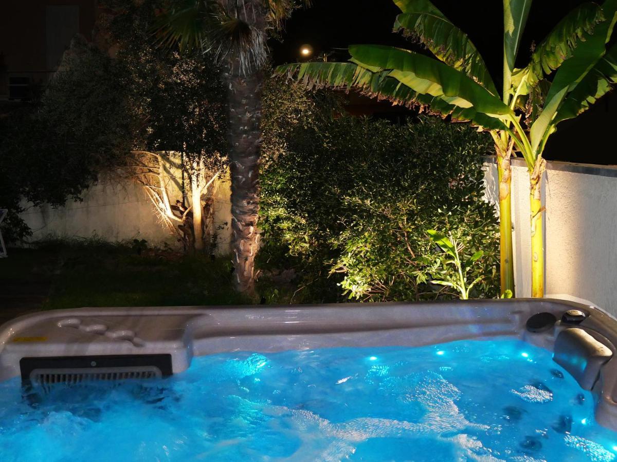 Unique! Jacuzzi Prive 35°C + Cinema Villa Entiere 메이쥬 외부 사진