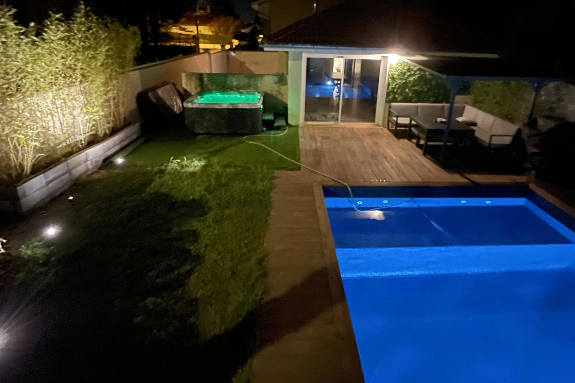 Unique! Jacuzzi Prive 35°C + Cinema Villa Entiere 메이쥬 외부 사진
