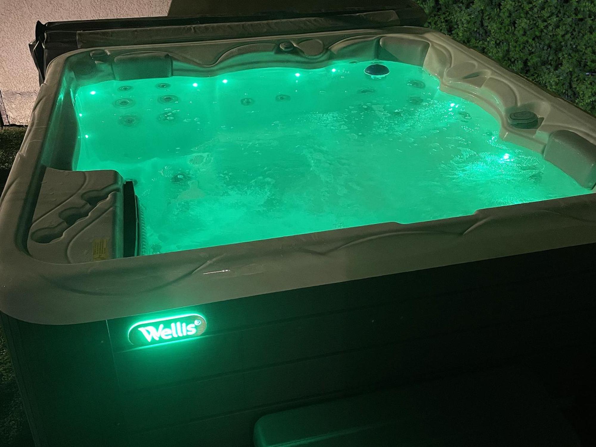 Unique! Jacuzzi Prive 35°C + Cinema Villa Entiere 메이쥬 외부 사진